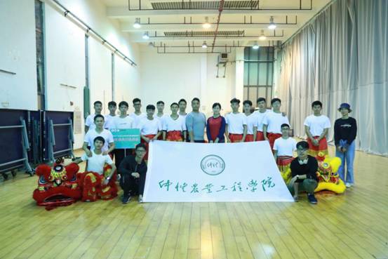 仲恺武术校队龙狮组比赛合照 (1)